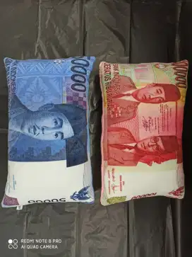 Perlengkapan kamar tidur bantal kepala print motif mata uang rupiah