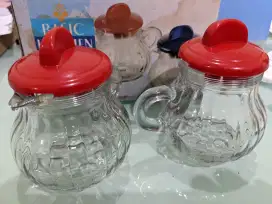 Mini jugs twins