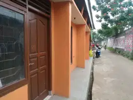 Dijual kontrakan 4 petak plus 1 toko