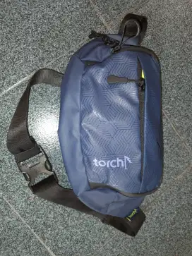 Jual cepat tas aichi dari torch warna blue navy