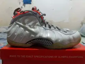 Sepatu Basket Nike Foamposite