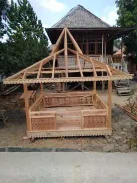 Rumah kayu Akor menjual Gazebo keren unik dn modern segi6 n 4/ 2,5x2'5