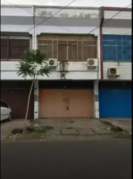 DIJUAL RUKO 2 LANTAI DENGAN PERABOT DI JLN. MACCINI BARU, MAKASSAR.