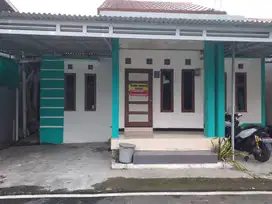 DI JUAL RUMAH TERAWAT TENGAH KOTA, BEBAS BANJIR, FASILITAS LENGKAP