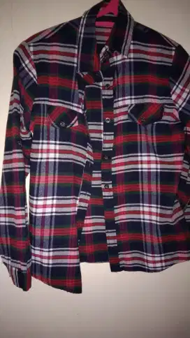 Kemeja kotak flanel