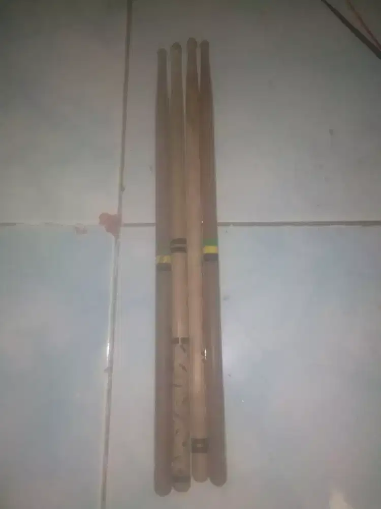 Di jual 2 pasang stik drum band