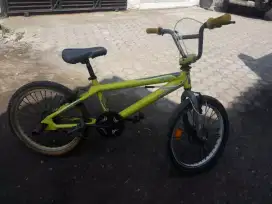 Sepeda bmx united uk 20