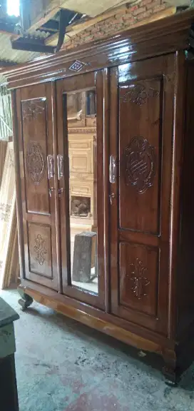 Lemari pakaian pintu 3kaca kayu jati