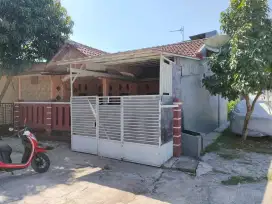 Dikontrakkan rumah per tahun atau ½ thn.untuk 1tahun full dapat diskon