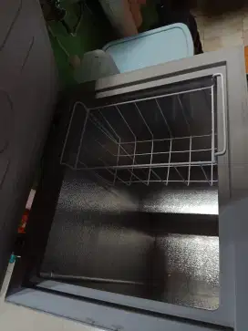 Di jual gulkas freezer Changhong , barang baru belum pernah di pakai