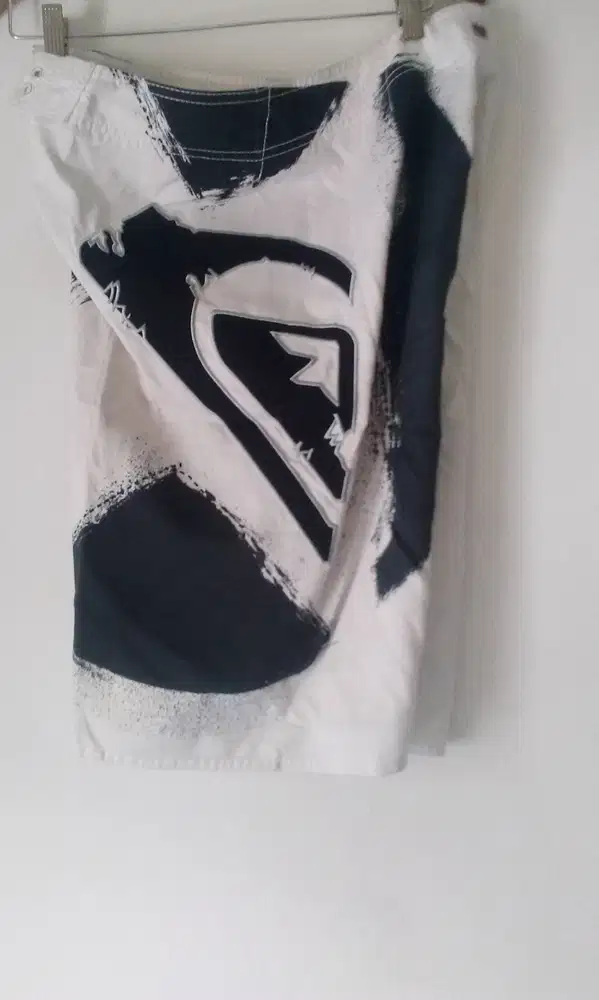 Celana-Quicksilver __ Ori Surf _ baju QS white- Kirim 2 Free__cod||