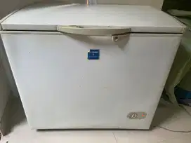 Freezer Sharp frv 200 bekas