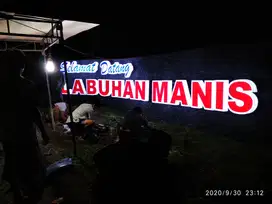 Huruf Timbul Akrilik Menyala Depan