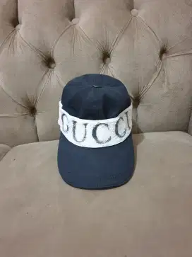 Mulus .authentic topi gucci size M