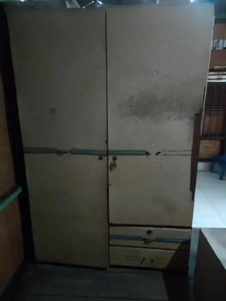 Dijual Lemari Baju Kayu