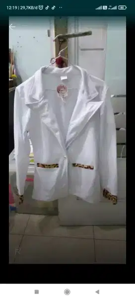 Jual cepat jas cewek baru