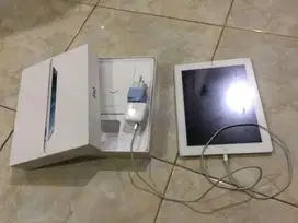 iPad series 4 silver colour 32 GB wifi + cellular