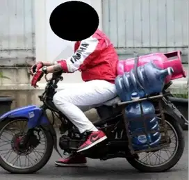Di butuhkan di cari karyawan untuk antar Galon dan Gas