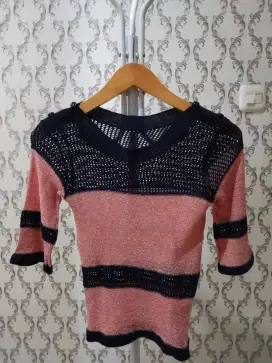 Preloved Kaos Rajut Wanita