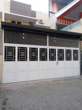 Pintu garasi lipat minimalis