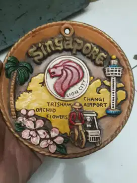 Antik vintage lawas jadul piring souvenir singapore terakota mulus