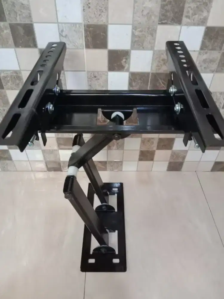 Bracket tv swivel Sikku/CSE