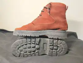 SUEDE BROWN CHUKKA ANGKLE BOOTS SIZE 43