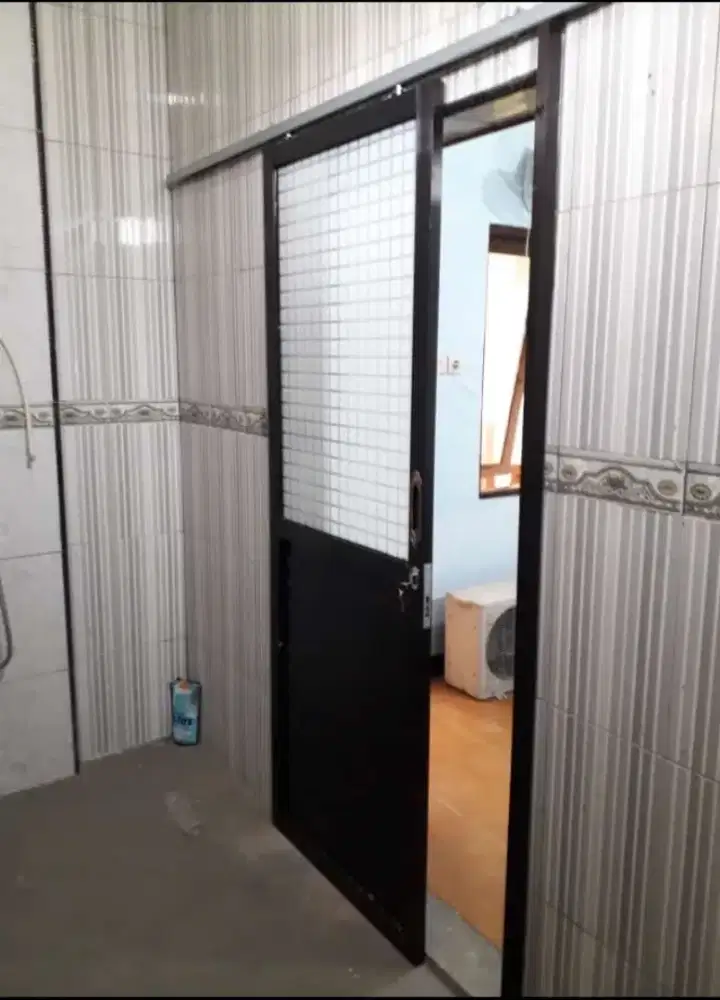Kusen pintu kaca & almini