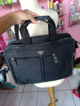 Tas laptop prada