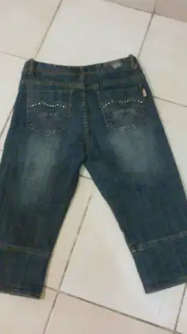 Jeans wanita selutut