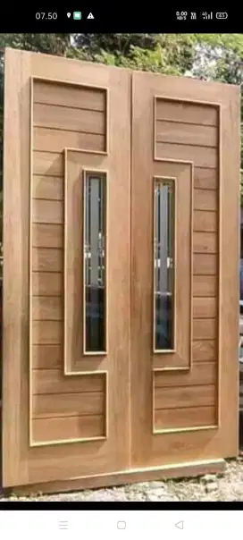 Pintu utama kayu jati