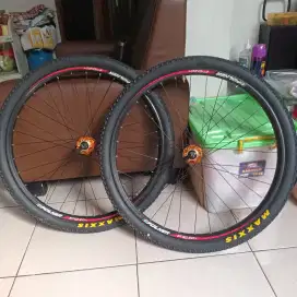 Wheel Set MTB 27,5  Rim  Folker, Ban Maxxis Ikon,HFH Pacific B409