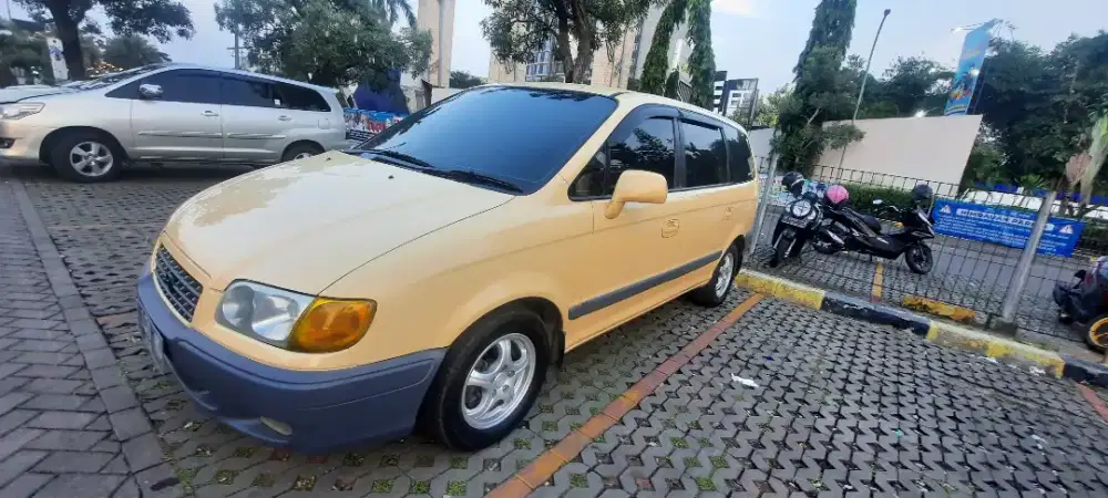 Hyundai trajet 2.0 MT