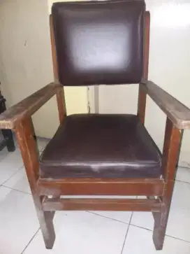 kursi jati tua tebal jok empuk ok