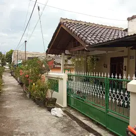 Jual murah Jl. Singkarak Depok, 1 lantai, siap huni, masuk mobil