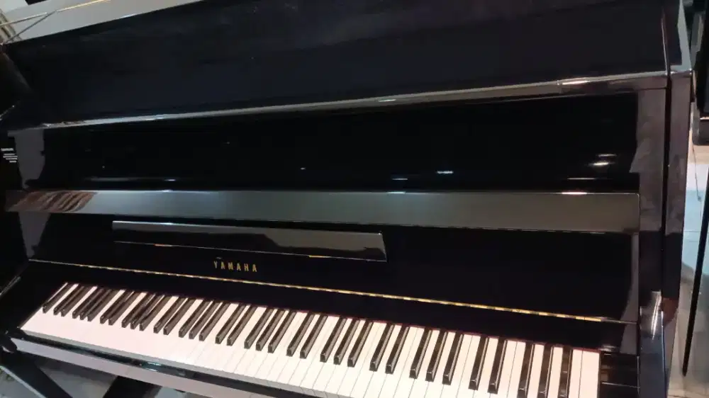Piano yamaha LU110
