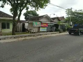 DI JUAL TANAH DI PUSAT GENTENG , JALAN MELIWIS GENTENG