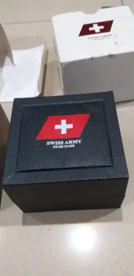 Kotak Ori Jam Swiss Army