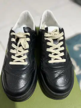 Gucci men’s shoes (like new)