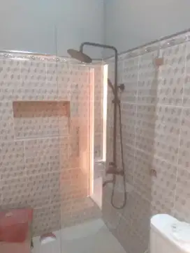 Kaca tempered shower