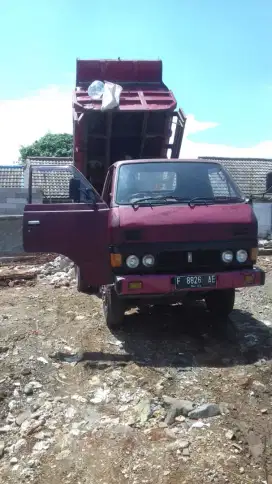 Pengurugan urug buang puing sampah urugan puing tanah merah campur