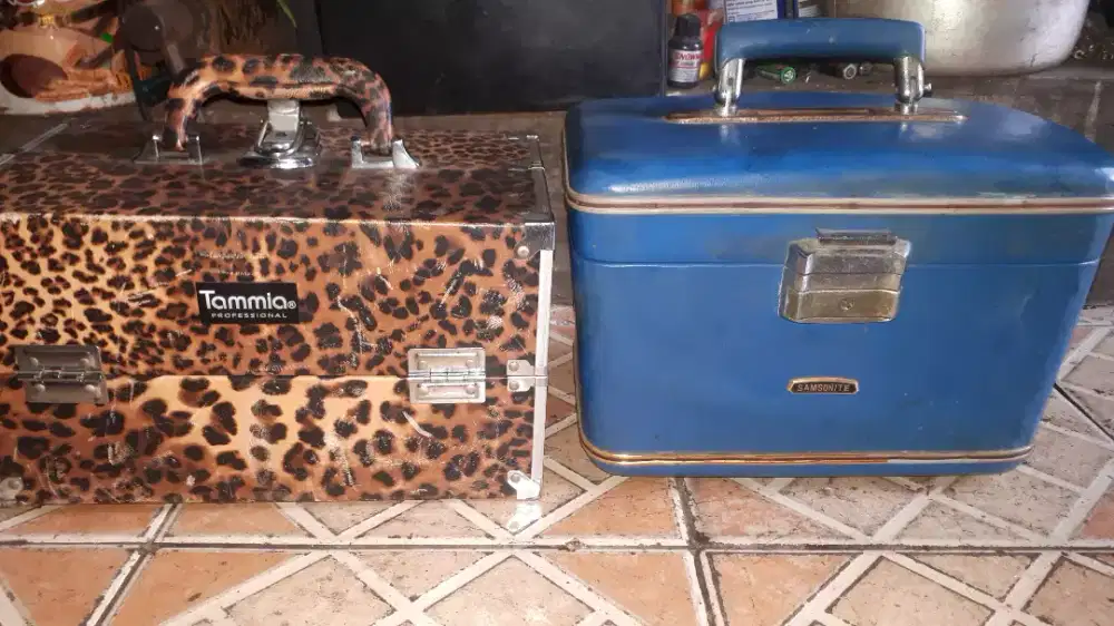 Slhkn plh slh 1 tas lawas alat2 makeup wanita kond spt yg terlht murah