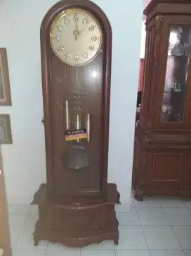 Jam  Lemari JUNGHANS
