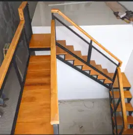 Tangga rebah ram expanda