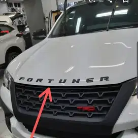 EMBLEM FORTUNER / LOGO KAP MESIN FORTUNER