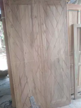 Menerima pesanan segala macam daun pintu, kusen