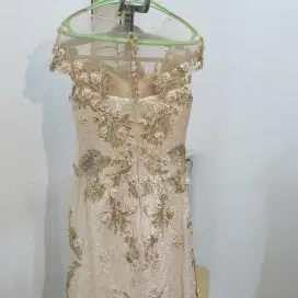 Baju pesta orang tua