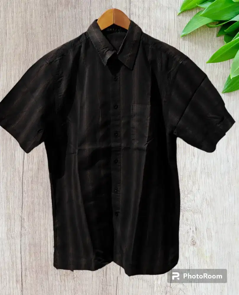 kemeja hitam coklat merk MIZU  size M