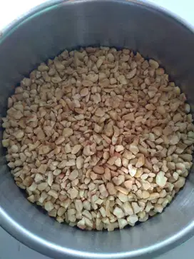 Kacang Mete Mede Menir Hancur Sambal Roti Cake Kue Martabak Umpan Ikan