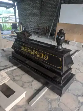 Makam dan nisan